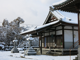 雪の岩谷寺